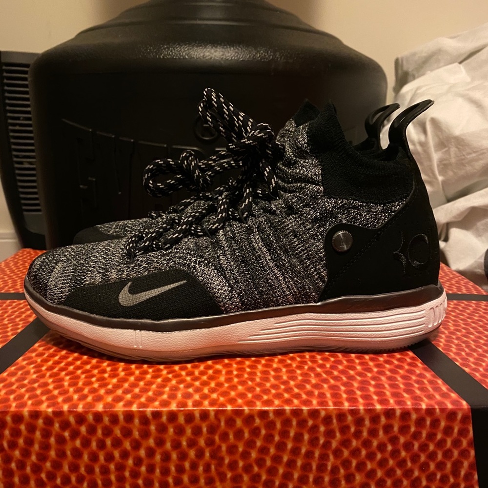 Nike Kevin Durant 11 Basketball Sneakers